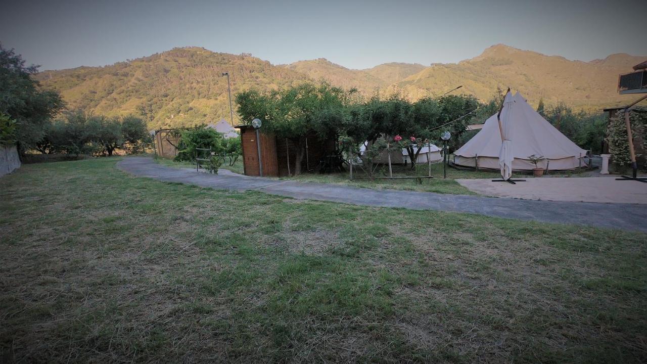 Gole Alcantara Mini Glamping Lanternavacanze Motta Camastra Buitenkant foto