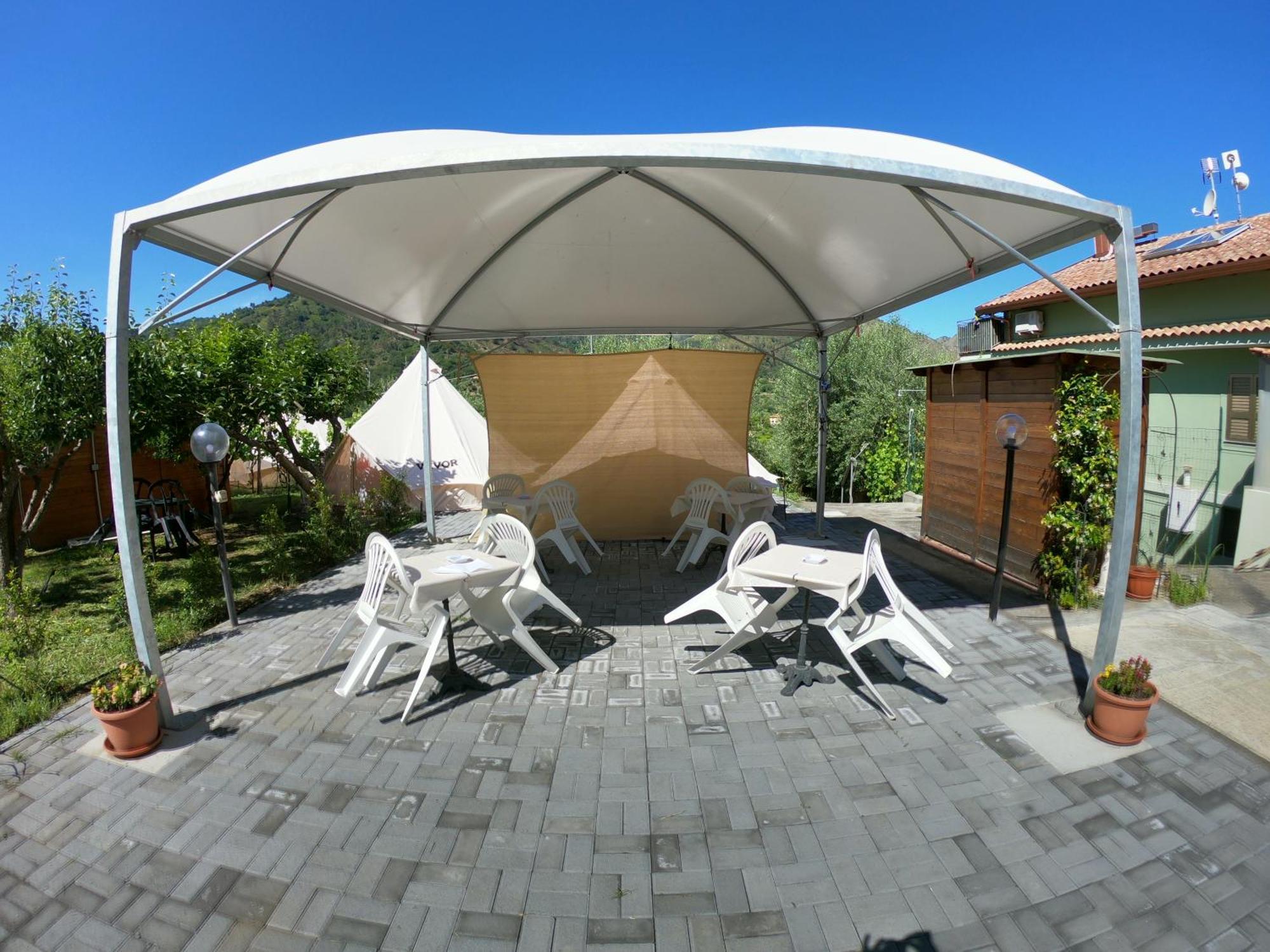 Gole Alcantara Mini Glamping Lanternavacanze Motta Camastra Buitenkant foto